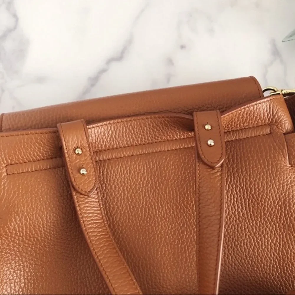 Cuyana Leather Backpack Caramel - Picture 5 of 14
